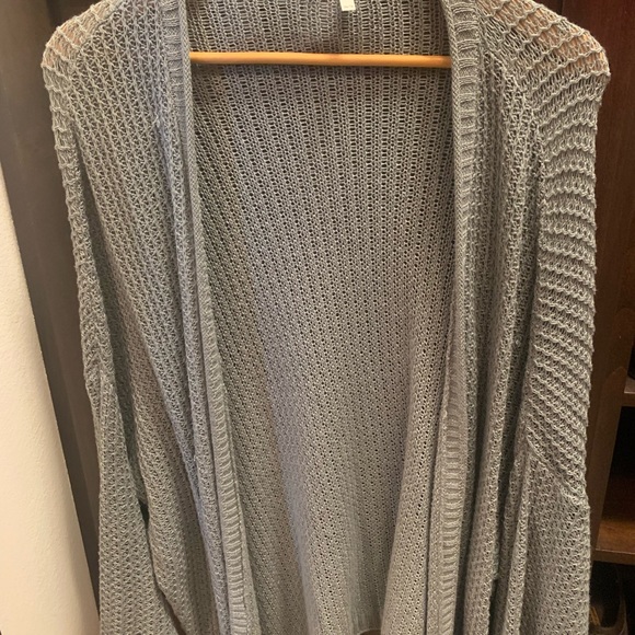 Women’s top - Picture 3 of 3